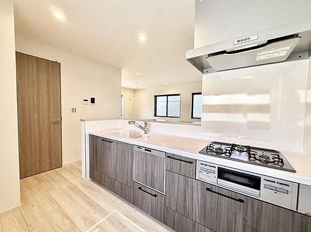 ■シンプルで機能的、毎日使いやすいキッチン