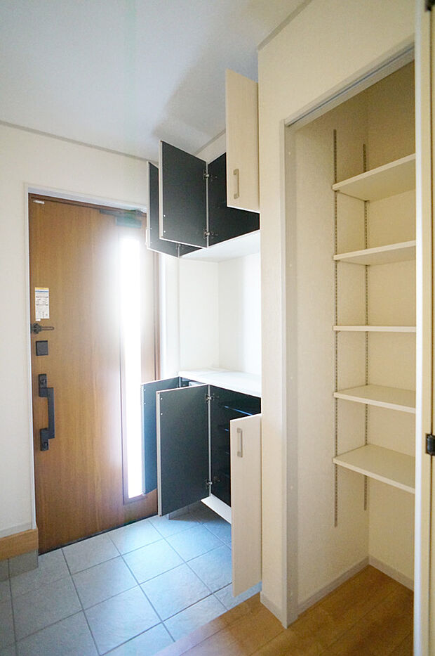 ■ 毎日を気持ちよく迎える、明るく温もりのある玄関