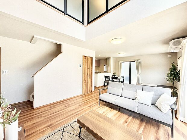 ■心落ち着く場所、ゆったり過ごせるリビング