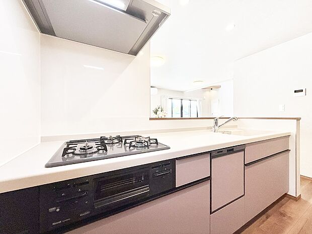 ■シンプルで機能的、毎日使いやすいキッチン