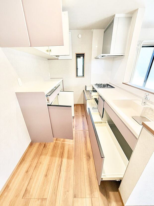 ■家族の絆を深める、温もりのあるキッチン