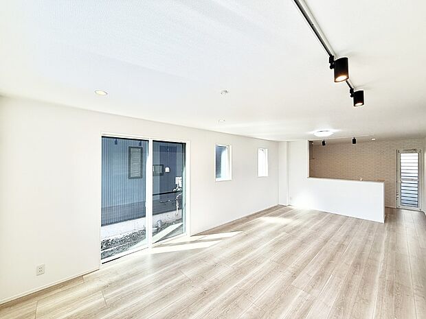 ■くつろぎと笑顔が集まる、心温まるリビング