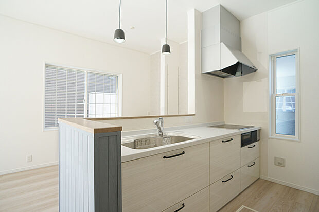 ■家族の会話が弾む、心地よいキッチンスペース