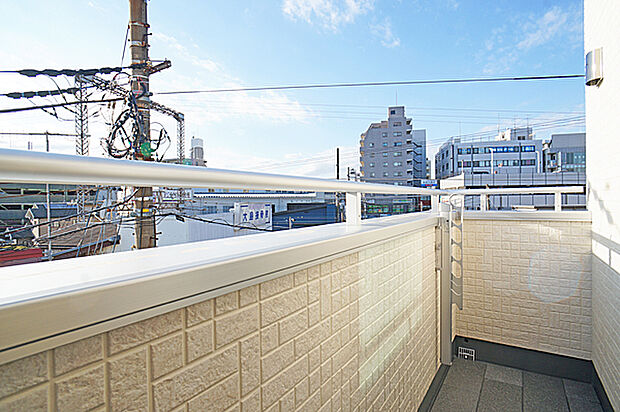 ■ 自然を身近に感じる、開放的なバルコニー