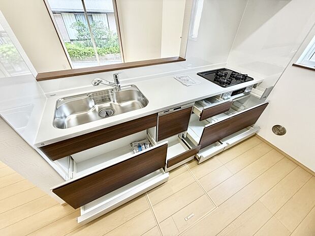 ■家族の絆を深める、温もりのあるキッチン