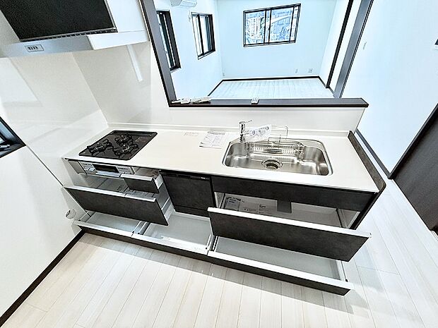 ■美味しい時間が生まれる、笑顔あふれるキッチン