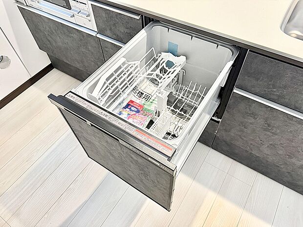 ■手間なく洗浄！食器をピカピカに仕上げてくれます