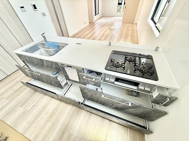 ■シンプルで美しく心地よい時間を生むキッチン空間