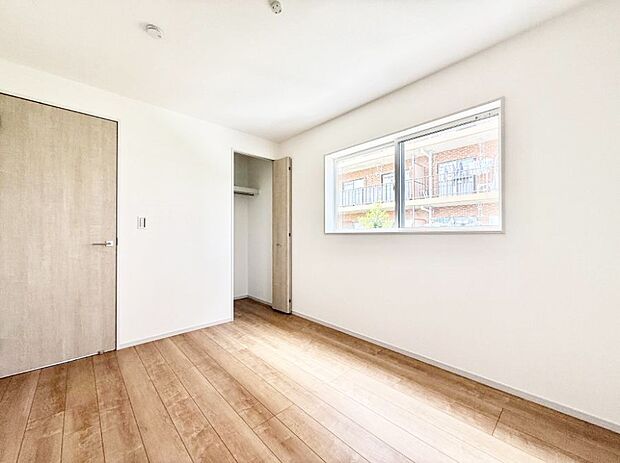 ■シンプルな空間で、収納付きベッドやデスクなど、多機能な家具を活用しやすいです