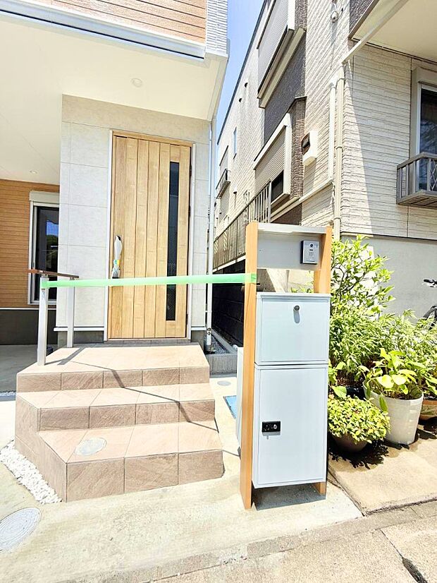 ■ 心地よい暮らしへとつながる、温かい玄関