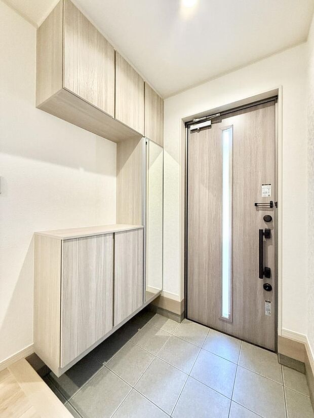 ■ 毎日を気持ちよく迎える、明るく温もりのある玄関