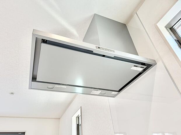 ■フードに覆われている為、匂いが換気扇に誘導され、効率的に排煙ができます
