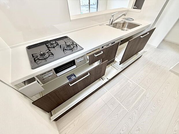 ■シンプルで機能的、毎日使いやすいキッチン