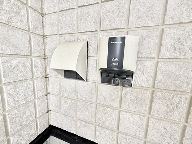 ■屋外に電源コンセントがあれば、高圧洗浄機で窓や外壁を掃除するなど便利です。