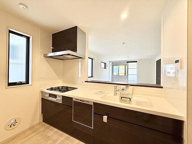 ■家族の絆を深める、温もりのあるキッチン