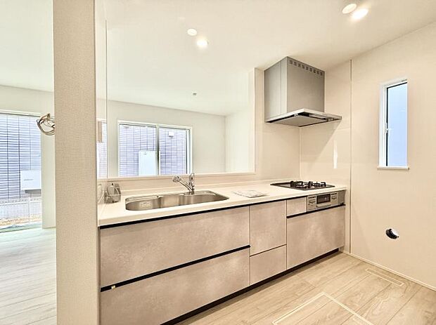 ■シンプルで機能的、毎日使いやすいキッチン