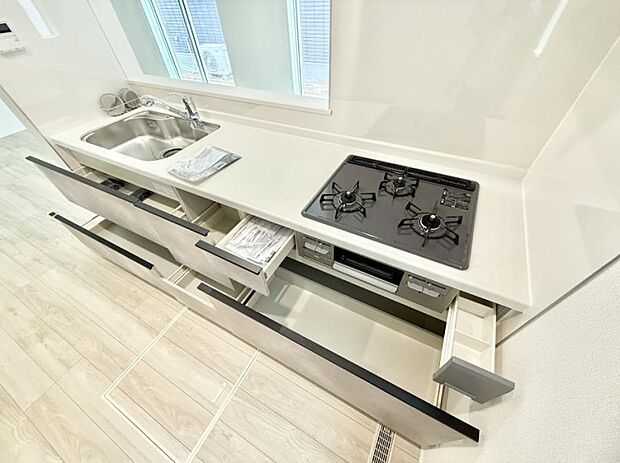 ■家族の絆を深める、温もりのあるキッチン