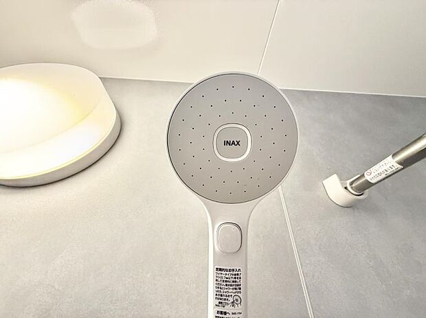 ■手元で簡単に止水できるため、水の無駄遣いを減らすことができます。