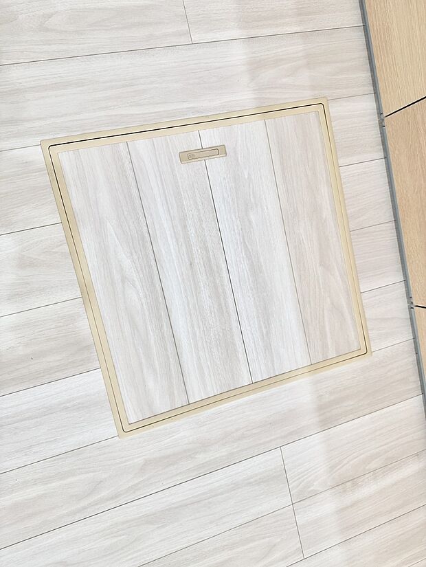 ■季節物など簡単に収納でき便利