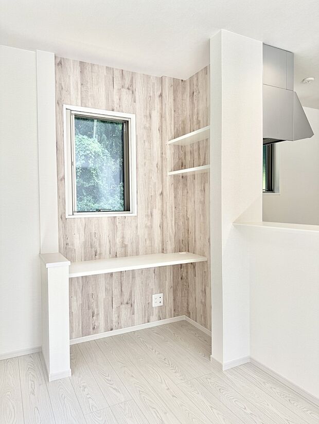 ■お子様のリビング学習やテレワークなどに利用できるスタディカウンタースペース完備♪  