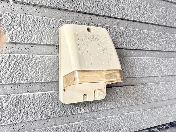 ■屋外に電源コンセントがあれば、高圧洗浄機で窓や外壁を掃除するなど便利です。