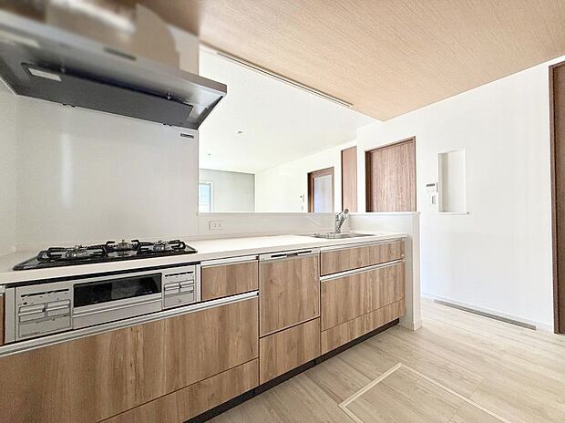 ■シンプルで機能的、毎日使いやすいキッチン