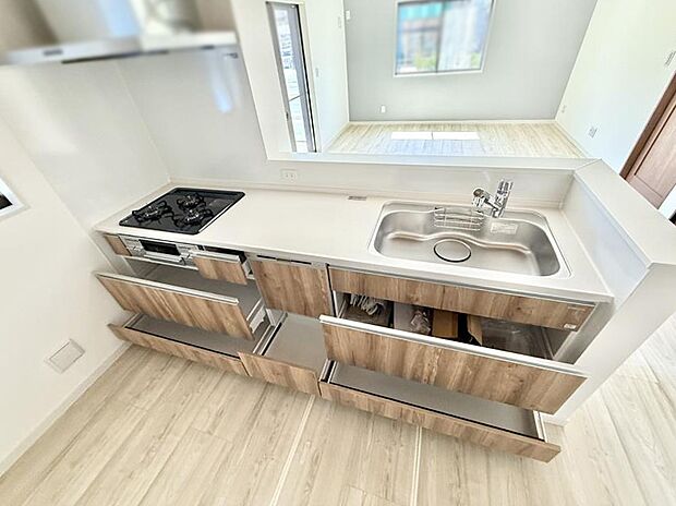 ■家族の絆を深める、温もりのあるキッチン