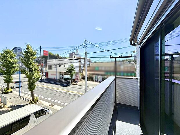 A号棟 ■ 季節の移ろいを感じられる開放的な空間です