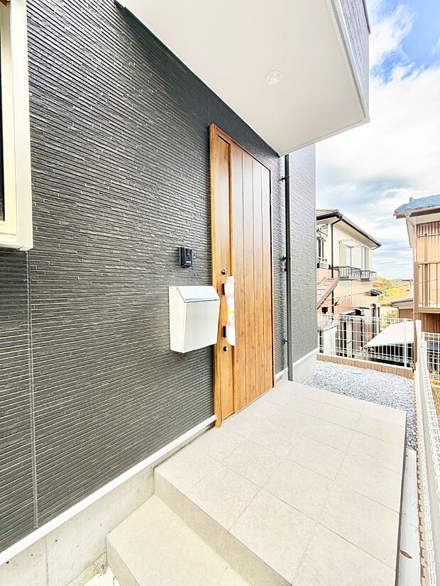 ■ 心地よい暮らしへとつながる、温かい玄関