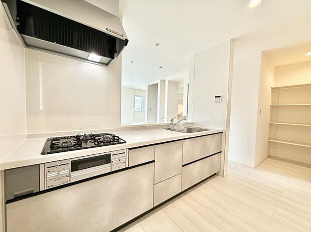 ■シンプルで機能的、毎日使いやすいキッチン