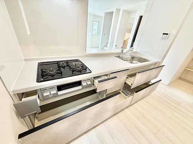 ■家族の絆を深める、温もりのあるキッチン