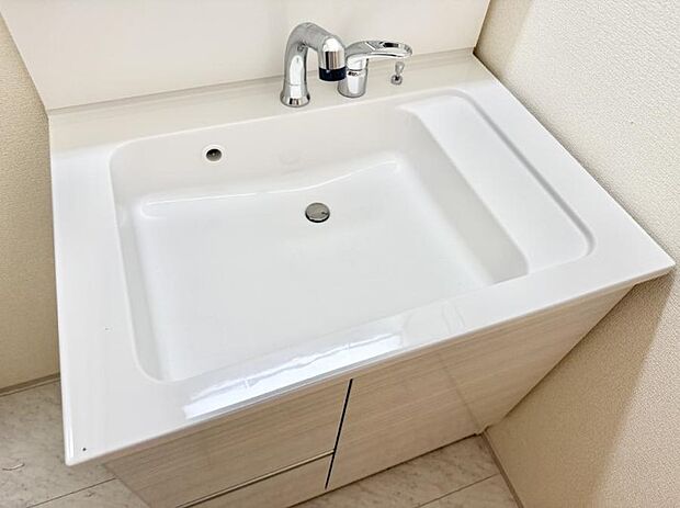 ■手洗いや顔を洗う時も快適に使える便利なシャワー