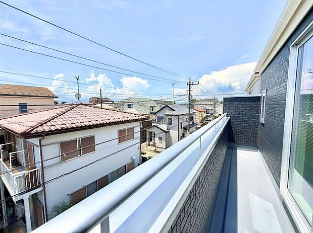 ■ 季節の移ろいを感じられる開放的な空間です