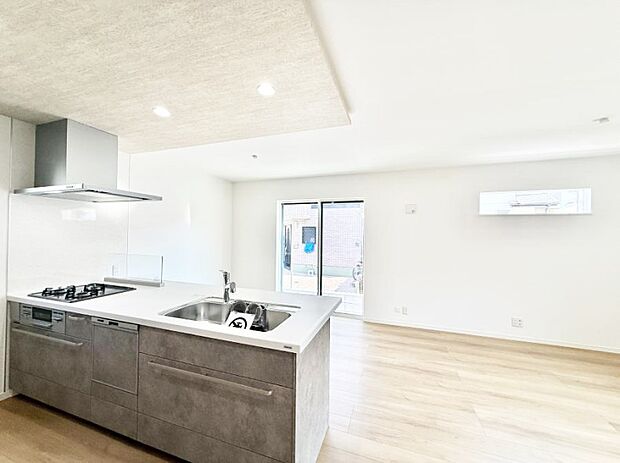 ■シンプルで機能的、毎日使いやすいキッチン