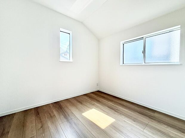 ■落ち着いた色合いのお部屋で穏やかな時間を楽しめます