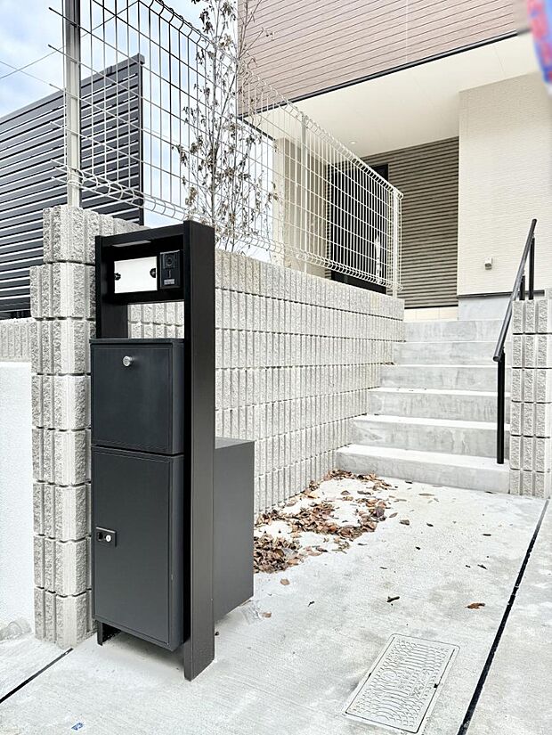 ■ シンプルで美しく、住まいの第一印象を彩る玄関です