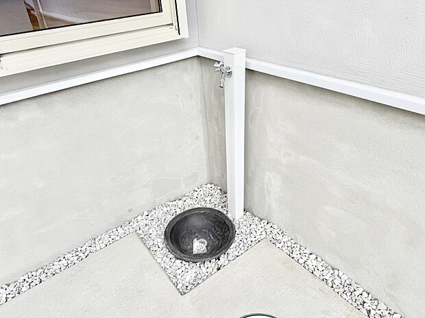 ■洗車もご自宅でできる便利な散水栓付き！  