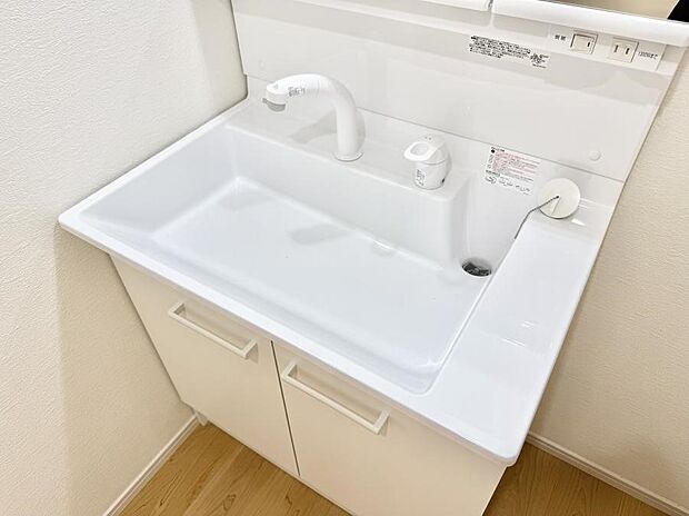 ■手洗いや顔を洗う時も快適に使える便利なシャワー