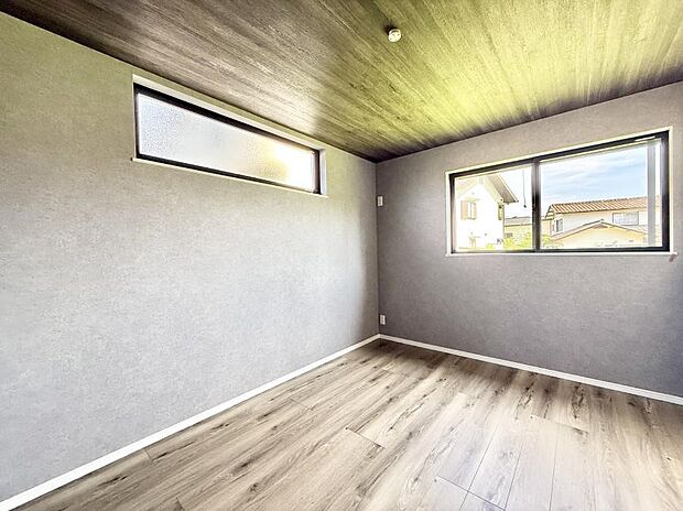 ■シンプルな空間で、収納付きベッドやデスクなど、多機能な家具を活用しやすいです