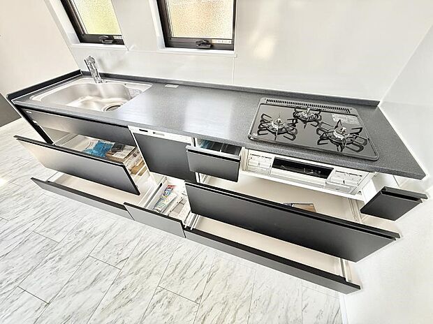 ■シンプルで美しく心地よい時間を生むキッチン空間