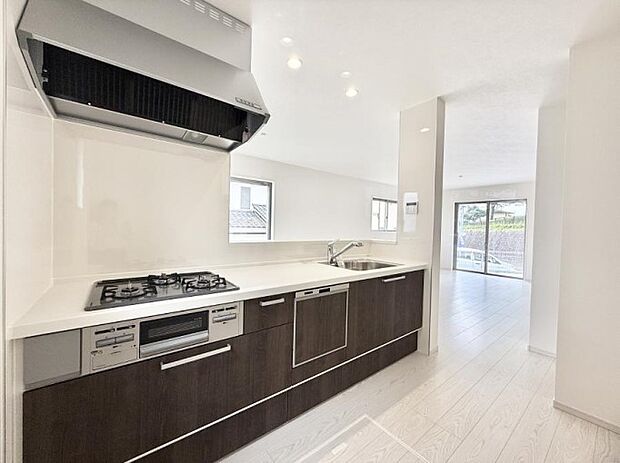 ■シンプルで機能的、毎日使いやすいキッチン