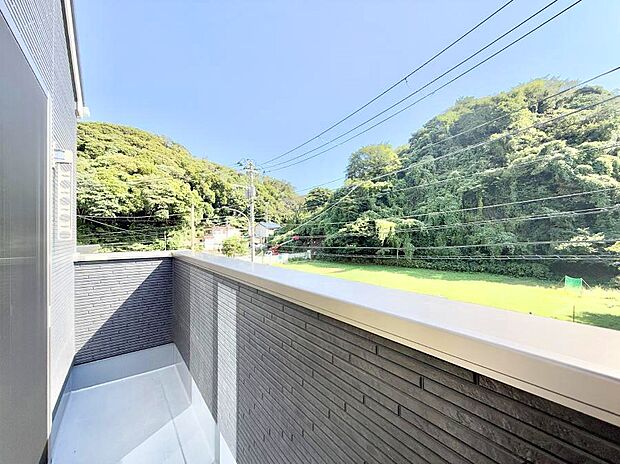 ■ 季節の移ろいを感じられる開放的な空間です