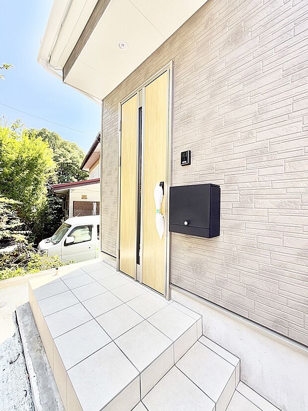 ■ 心地よい暮らしへとつながる、温かい玄関