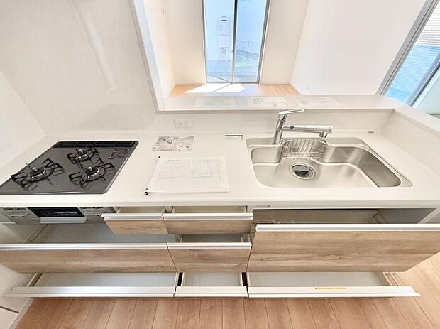 ■家族の絆を深める、温もりのあるキッチン