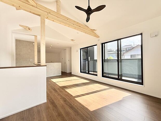 ■くつろぎと笑顔が集まる、心温まるリビング