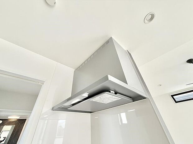 ■調理時の蒸気や匂いが換気扇に誘導され、効率的に排煙ができます。