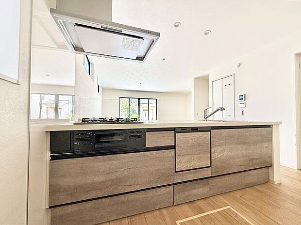 ■シンプルで機能的、毎日使いやすいキッチン