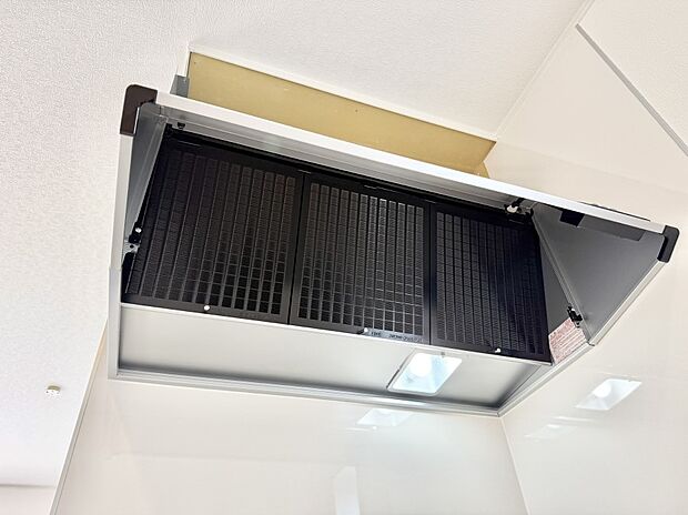 ■調理時の蒸気や匂いが換気扇に誘導され、効率的に排煙ができます。