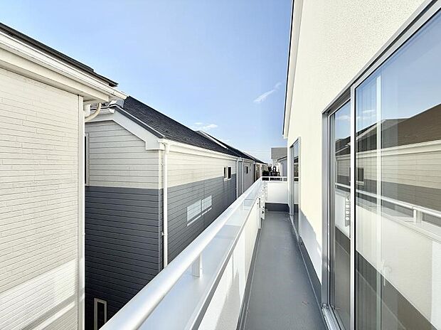 ■ 季節の移ろいを感じられる開放的な空間です