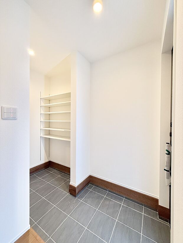 ■ 毎日を気持ちよく迎える、明るく温もりのある玄関